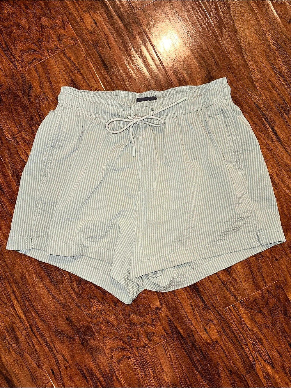 H&M Medium Striped Athletic Shorts in Green Size Medium